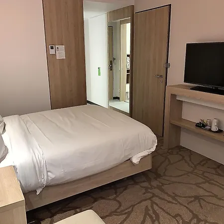 Hampton By Hilton Hotel 3*