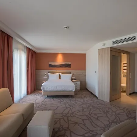 Hampton By Hilton Hotel