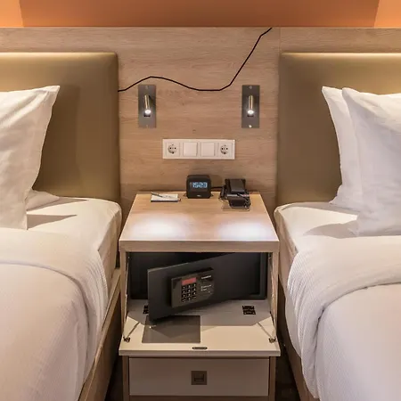 Hampton By Hilton Отель