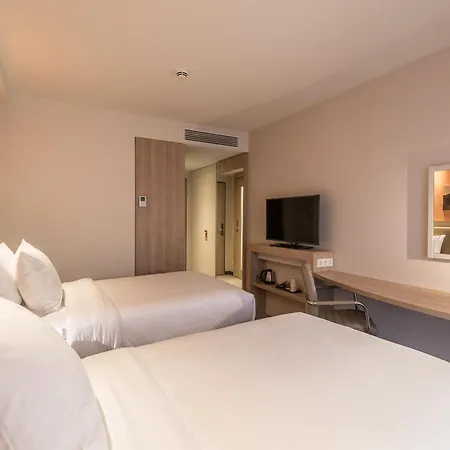 Hotel Hampton By Hilton 3*