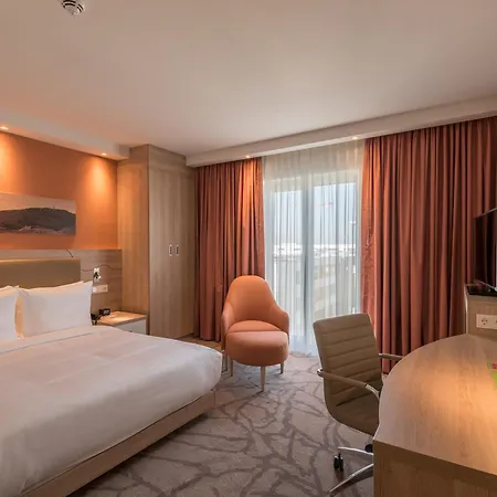 Hampton By Hilton 3*