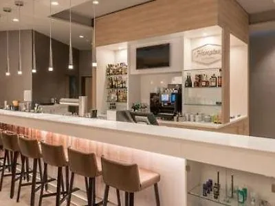 Hampton By Hilton 3*
