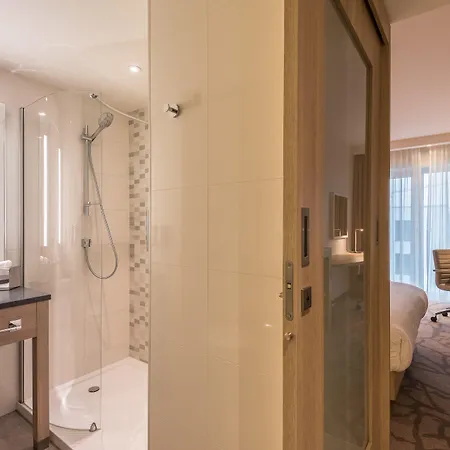 Hampton By Hilton 3*