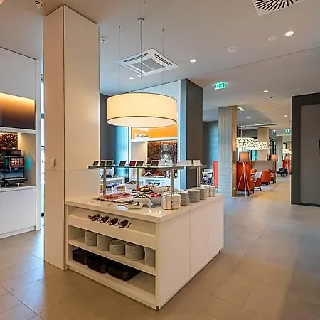 Отель Hampton By Hilton Фрайбург
