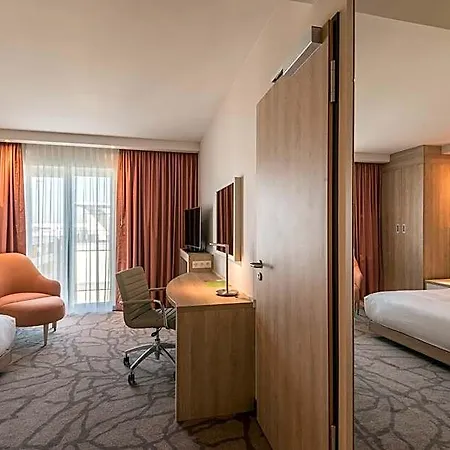 Отель Hampton By Hilton