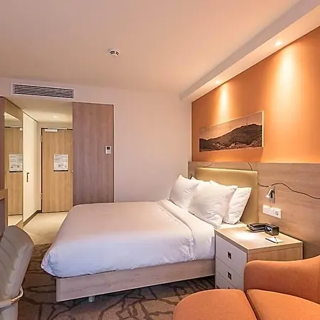 Отель Hampton By Hilton