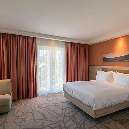 Hampton By Hilton 3*