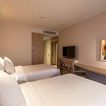 Hampton By Hilton 3*