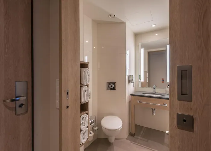 Hampton By Hilton 3*