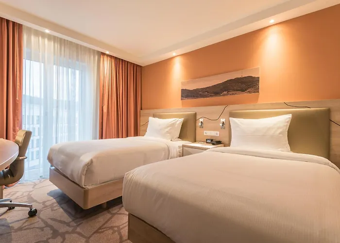 Hampton By Hilton 3*