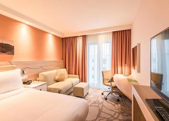 Hampton By Hilton 3*