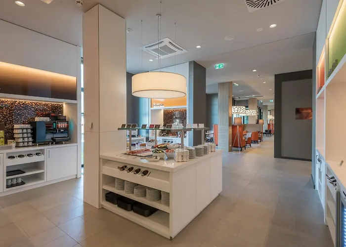 Hotel Hampton By Hilton 3*