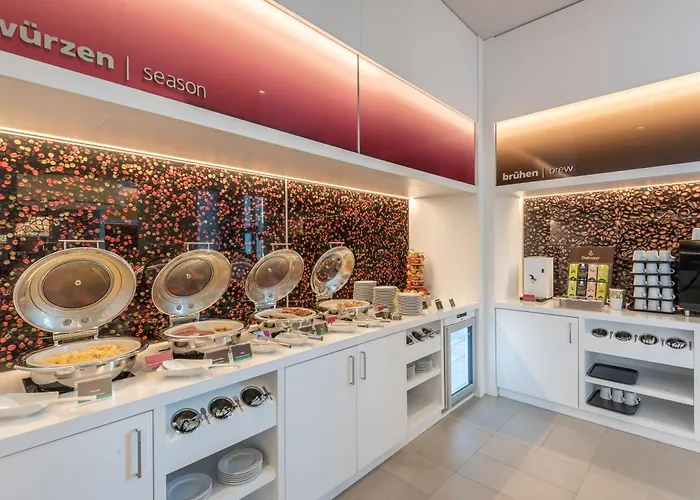 Hotel Hampton By Hilton 3*