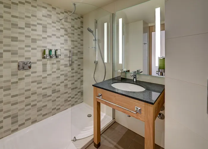 Hotel Hampton By Hilton 3*