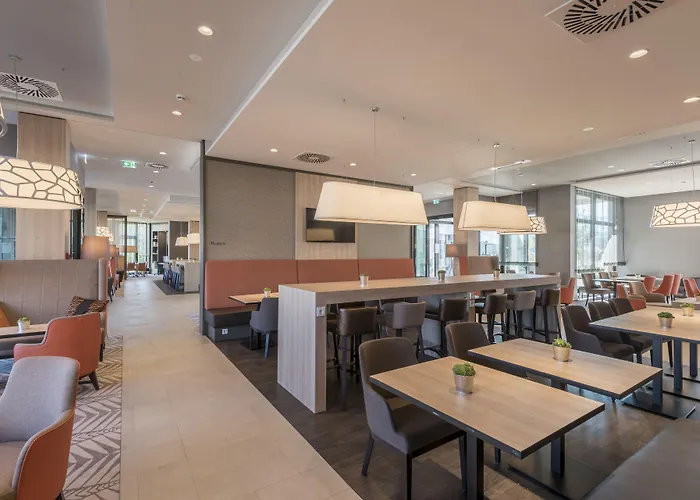 Hampton By Hilton 3*